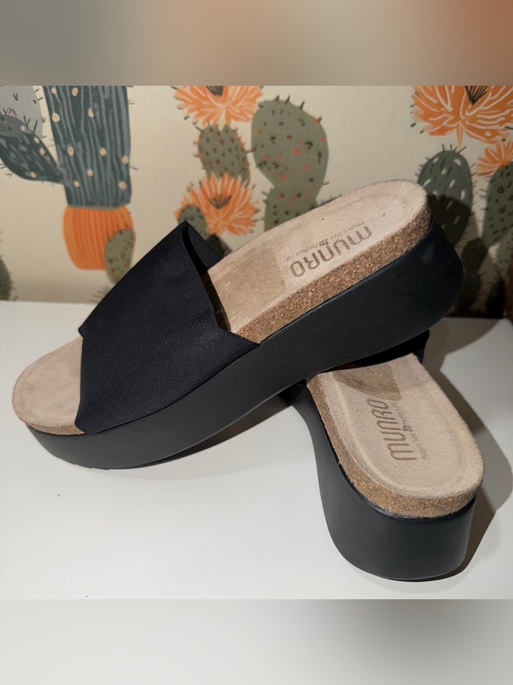 NWOT Munro Black Platform Slide Clogs